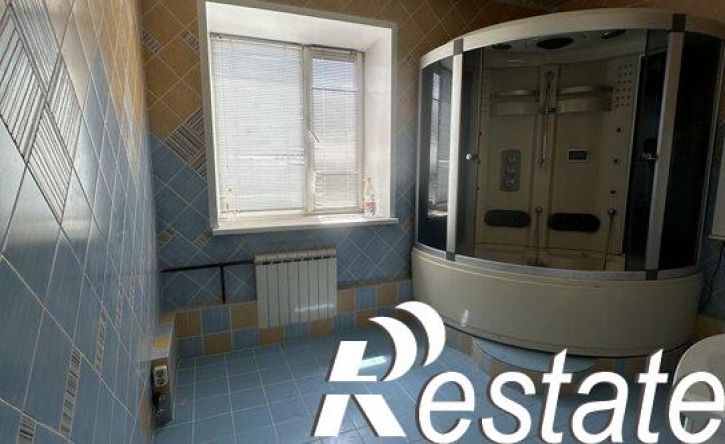 4-комн квартира улица Дзержинского, 20,  д. 20