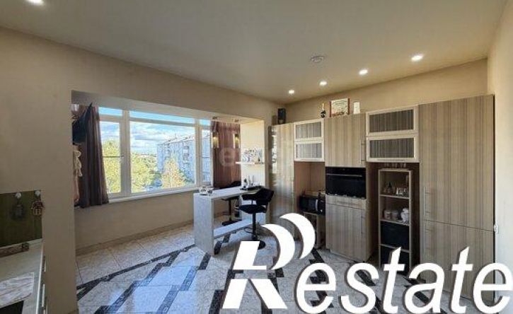 8-комн квартира улица Бумагина, 8Б,  д. 8Б