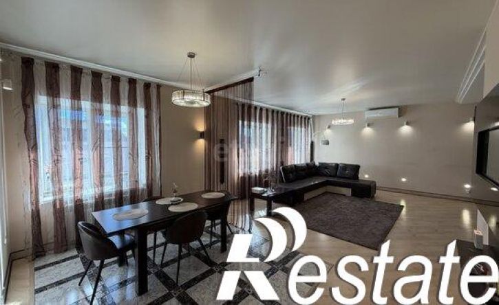 8-комн квартира улица Бумагина, 8Б,  д. 8Б