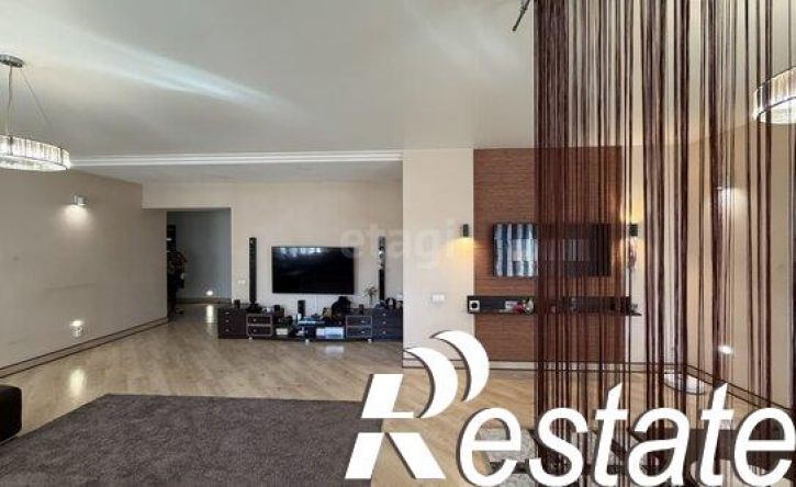 8-комн квартира улица Бумагина, 8Б,  д. 8Б
